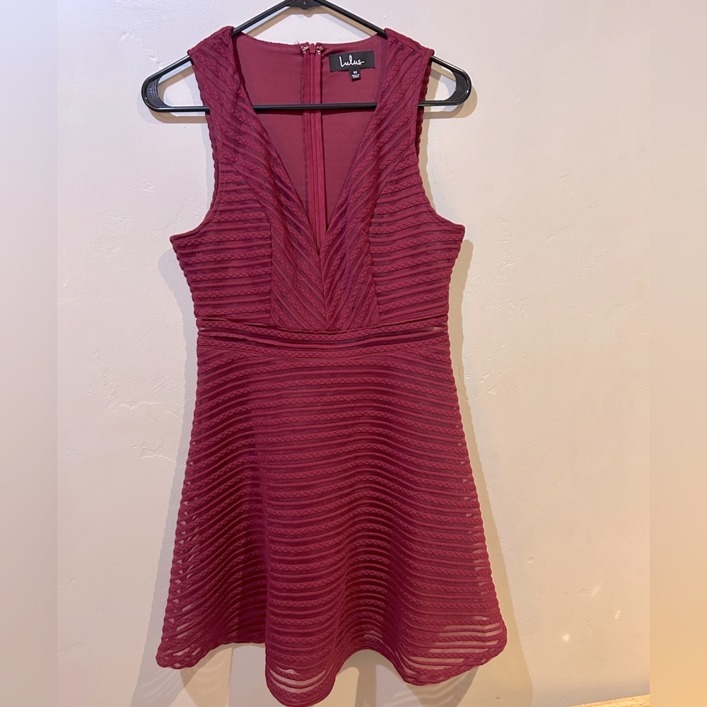Lulu's Cherry Red V-Neck Sleeveless Fit & Flare Dress. Women’s Size Medium.